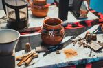 手工陶艺制作场景