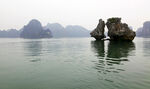 越南下龙湾海上独特岩石景观