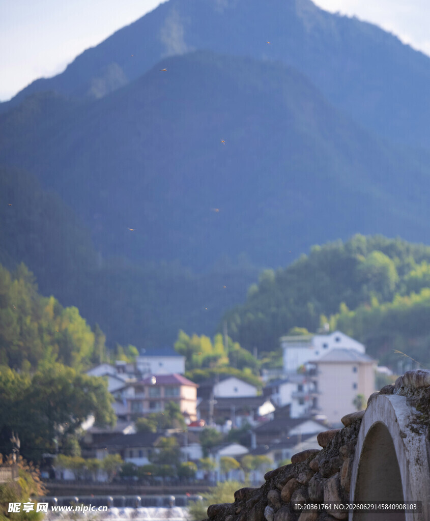 山间村落美景