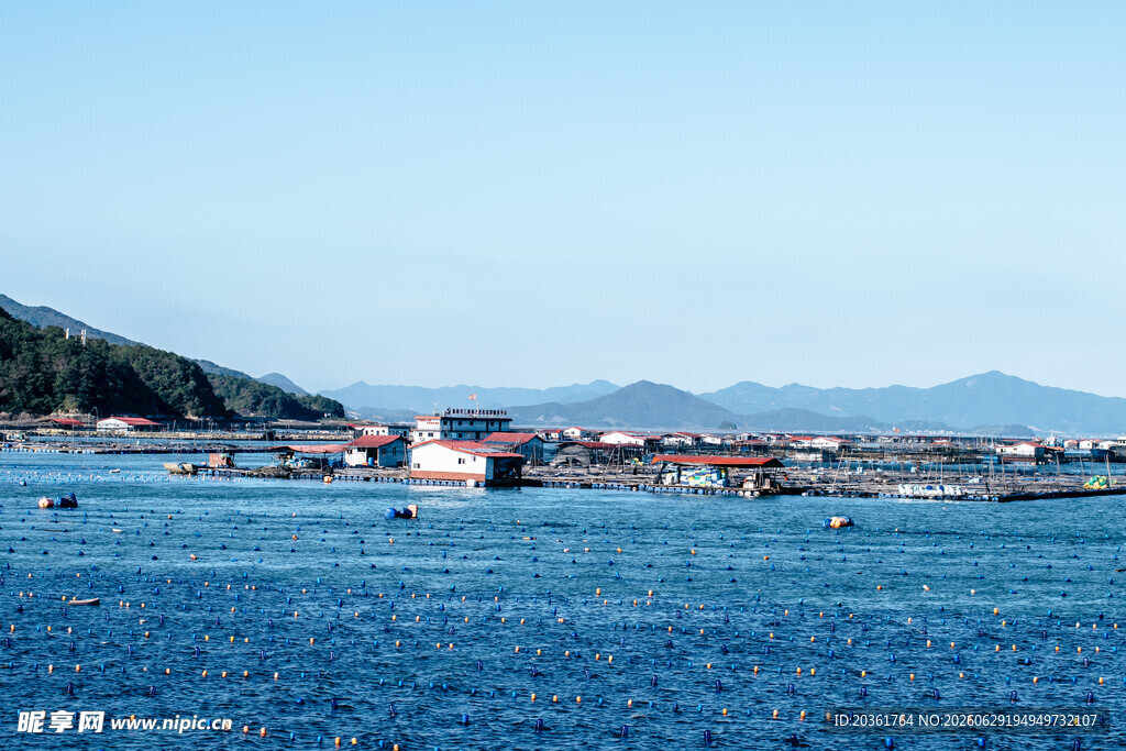 海上渔村风光