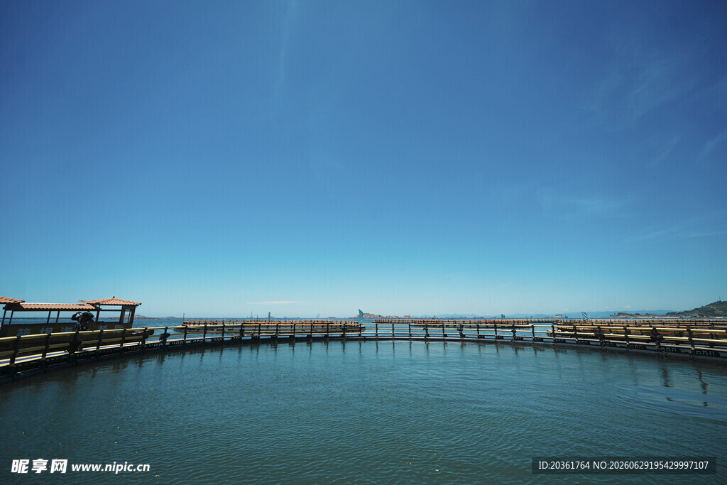 海滨栈桥美景