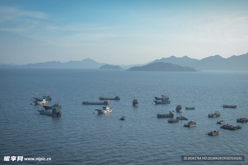 海上渔船群