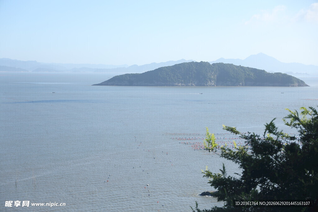 海上孤岛景色