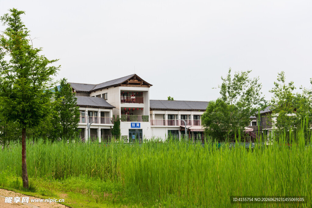 田园中式建筑绿意环绕