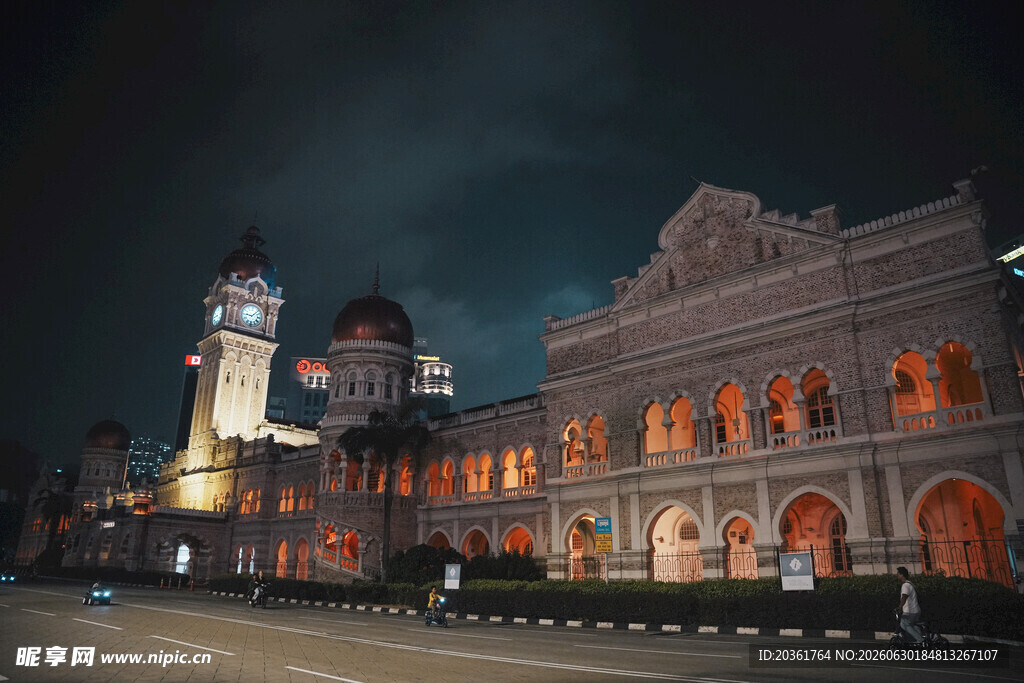 夜晚中的古典建筑景观