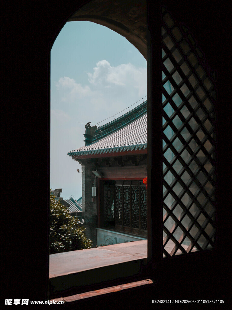 透过窗棂看中式古典建筑