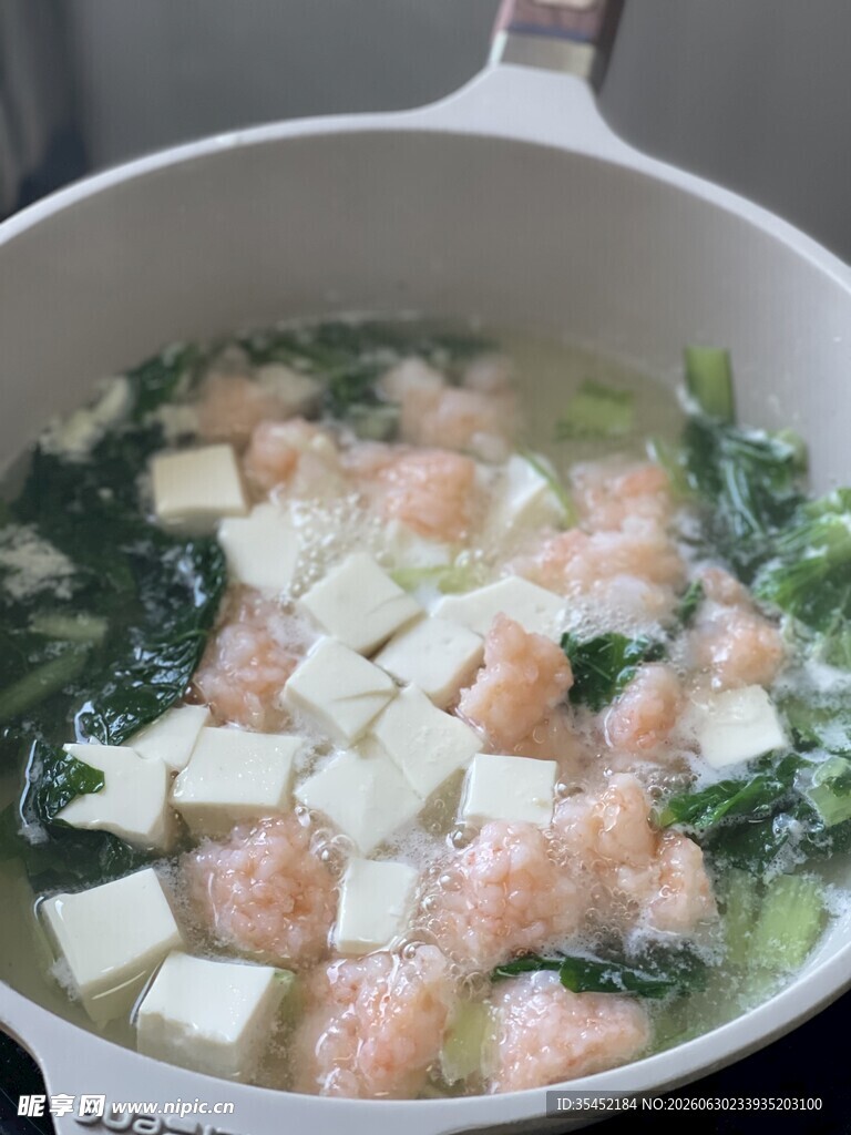 虾滑豆腐青菜汤
