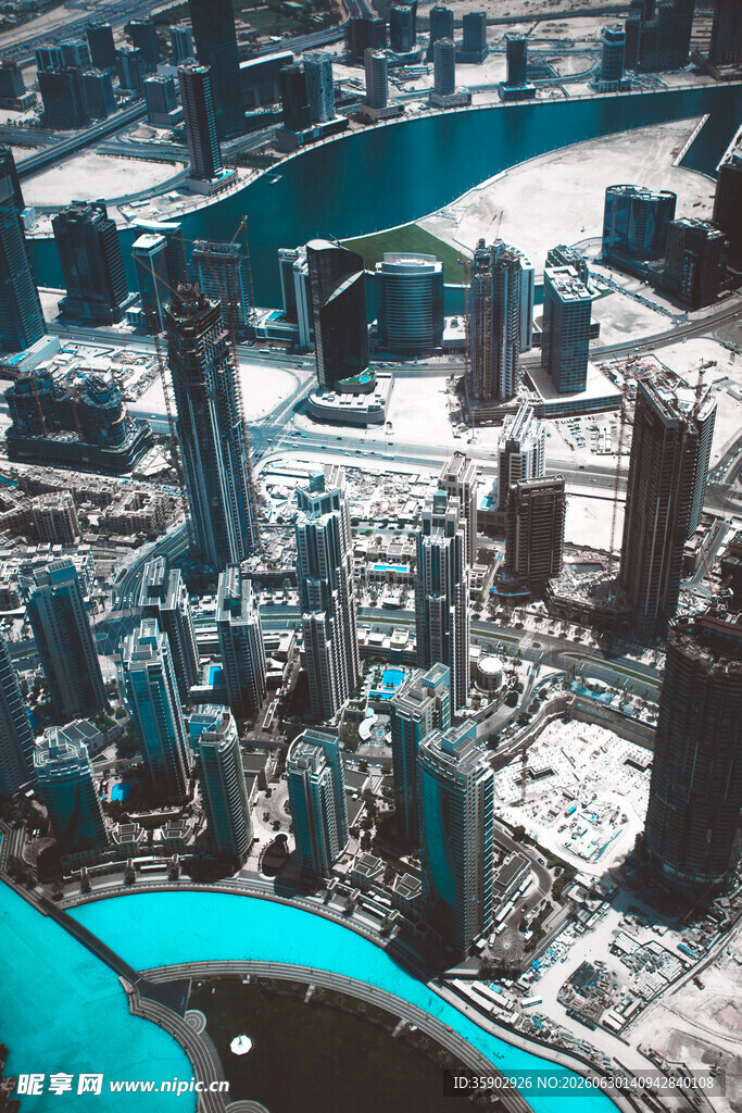 俯瞰都市建筑群