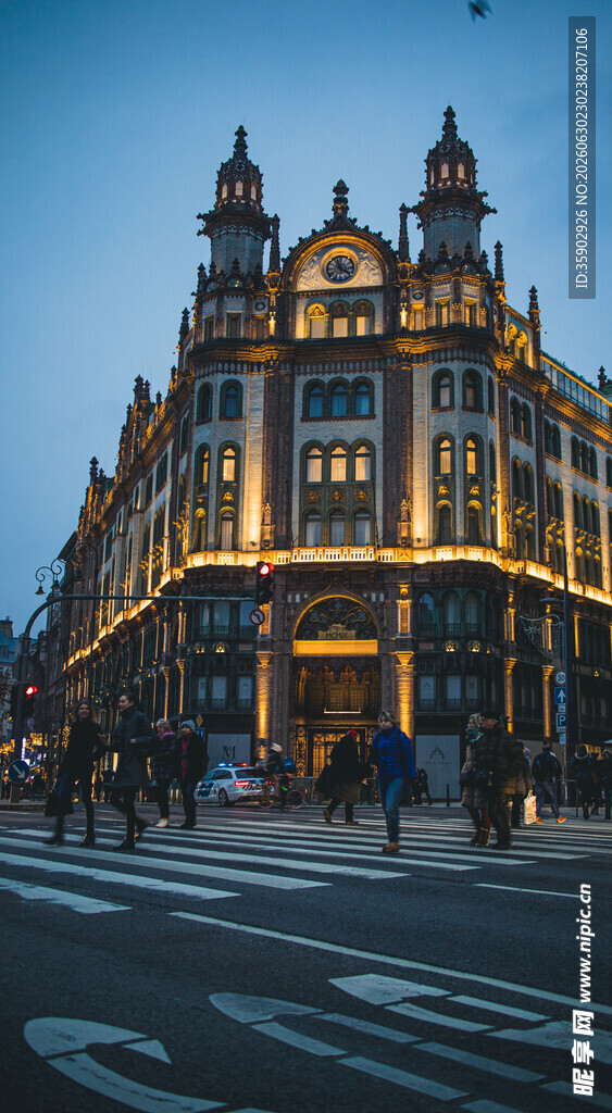 欧式繁华街景建筑夜景