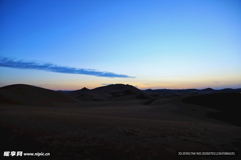 沙漠黄昏美景