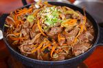 美味牛肉锅色彩诱人西餐美食菜品