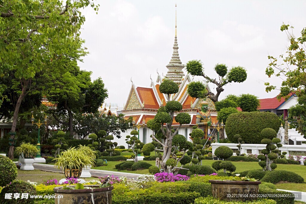 泰国花园中的精美建筑景观