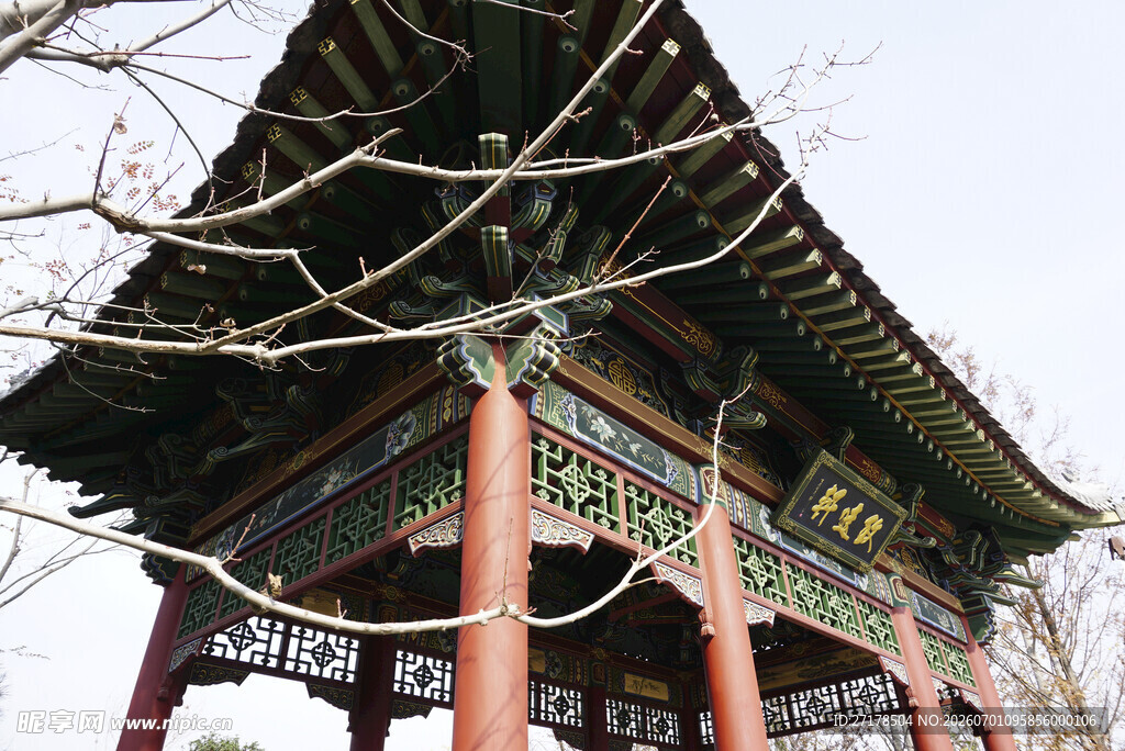 中式古亭建筑一角