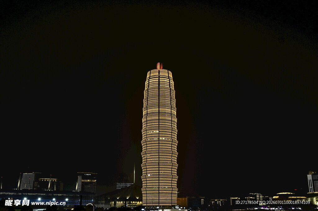 夜晚璀璨高楼景观