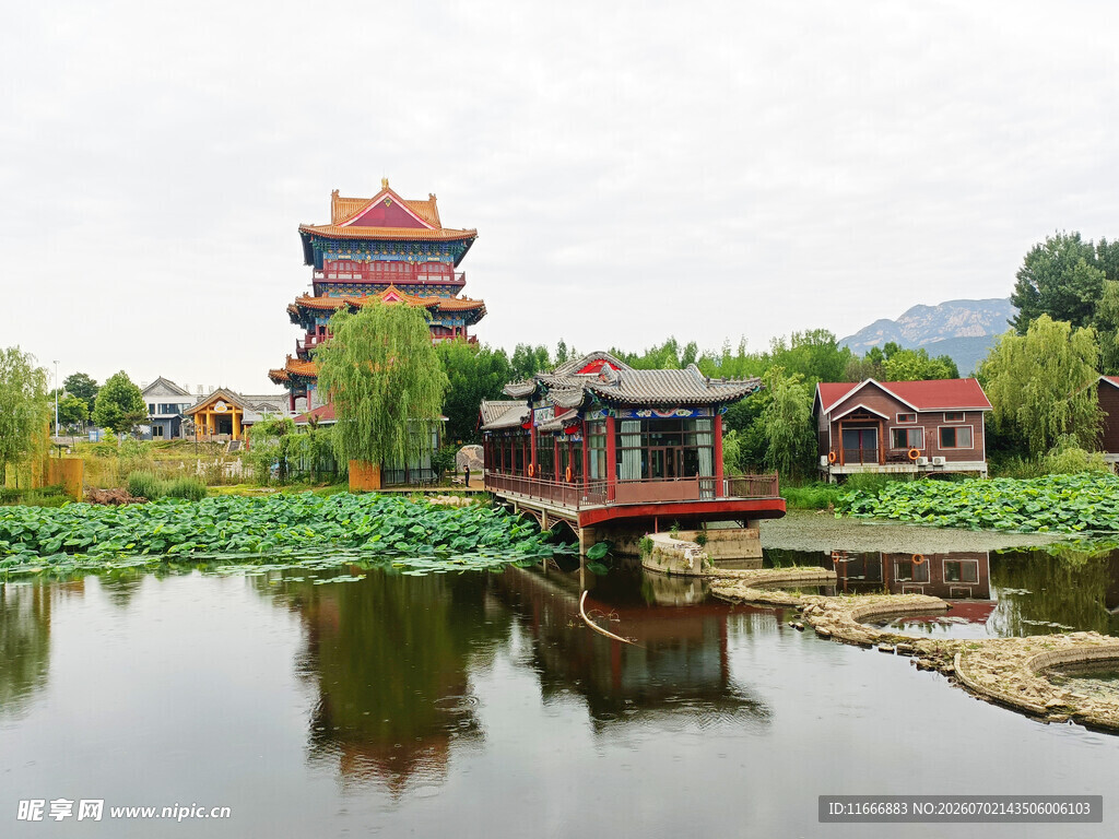 中式园林湖畔古建美景