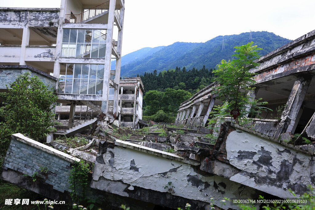 废弃建筑遗址