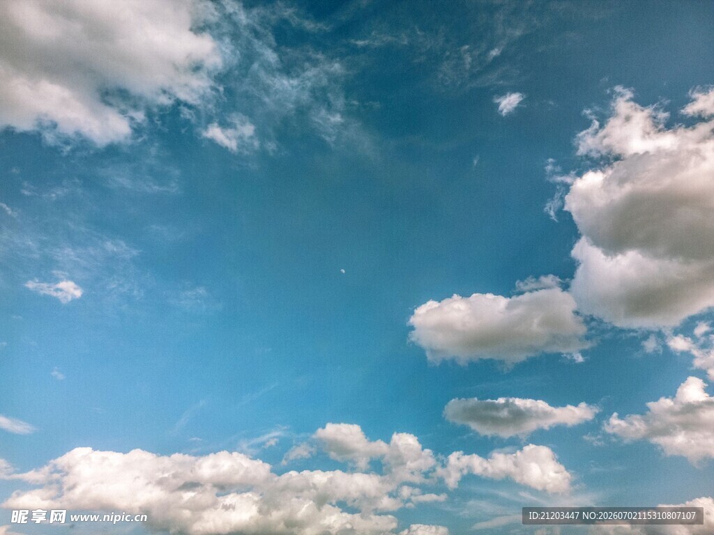 蓝天白云美景