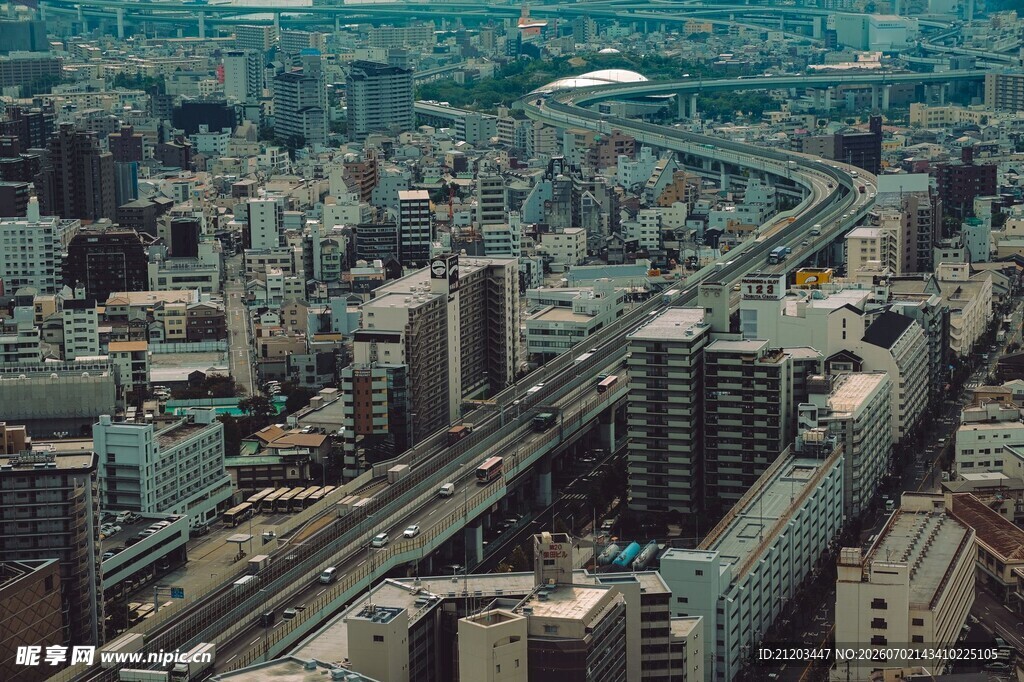 俯瞰繁华都市景象
