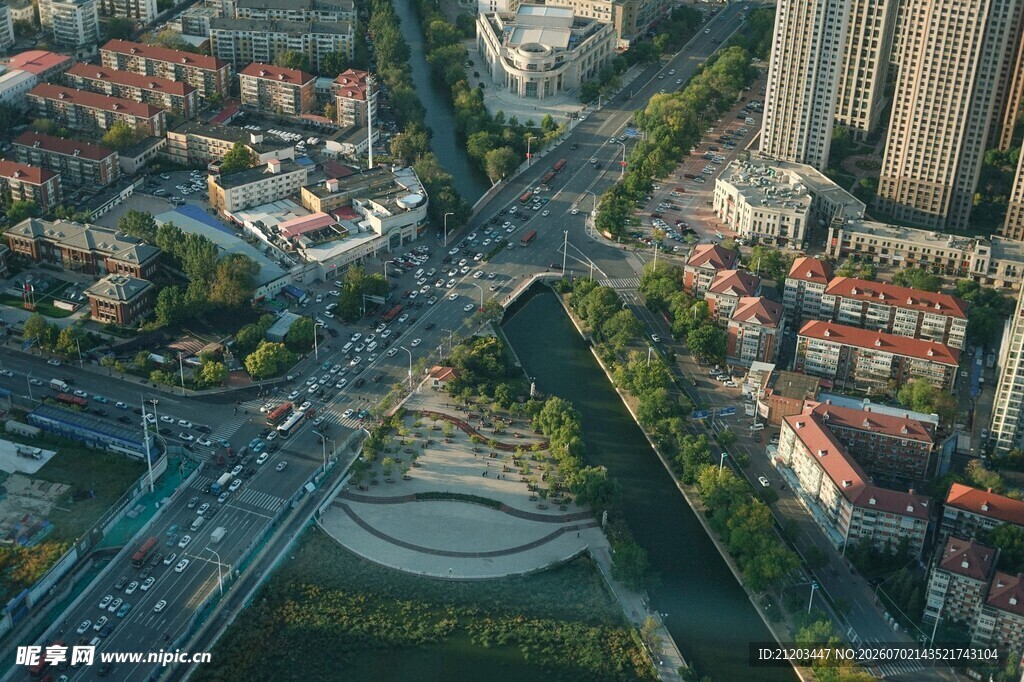 城市俯瞰道路与建筑景观