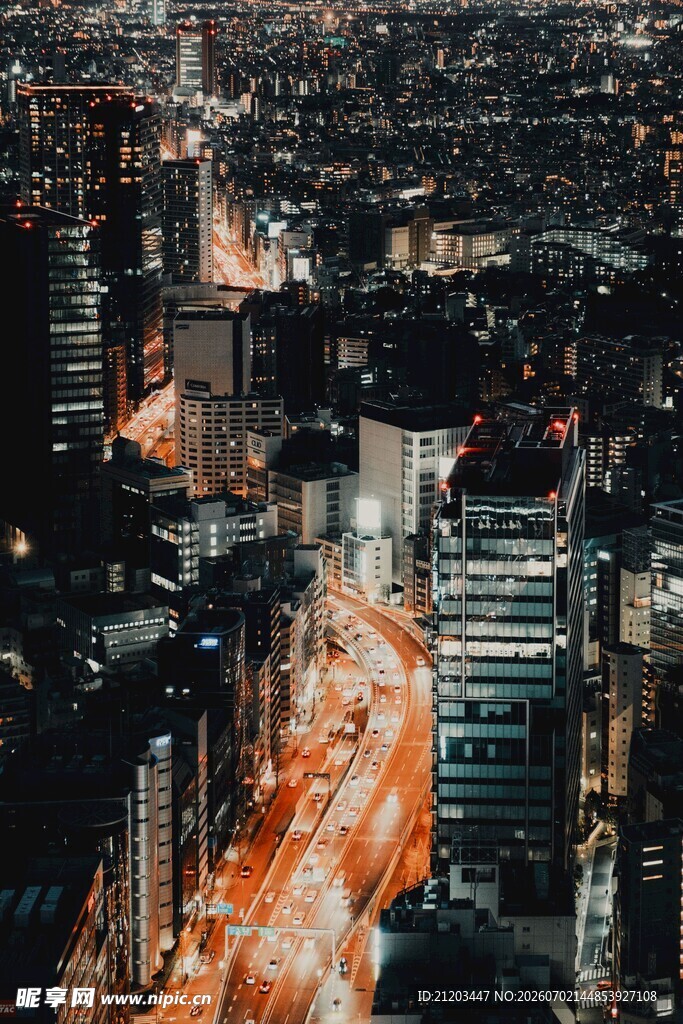 城市璀璨夜景俯瞰图
