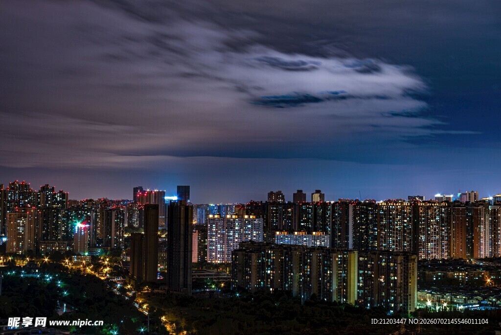 城市夜景璀璨灯火辉煌