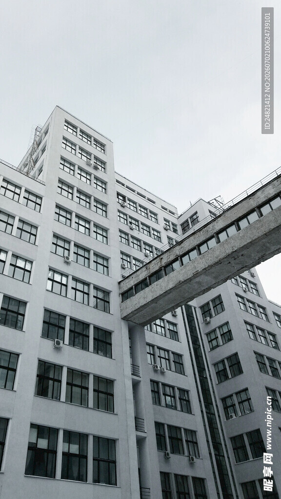 现代风格高楼与空中连廊