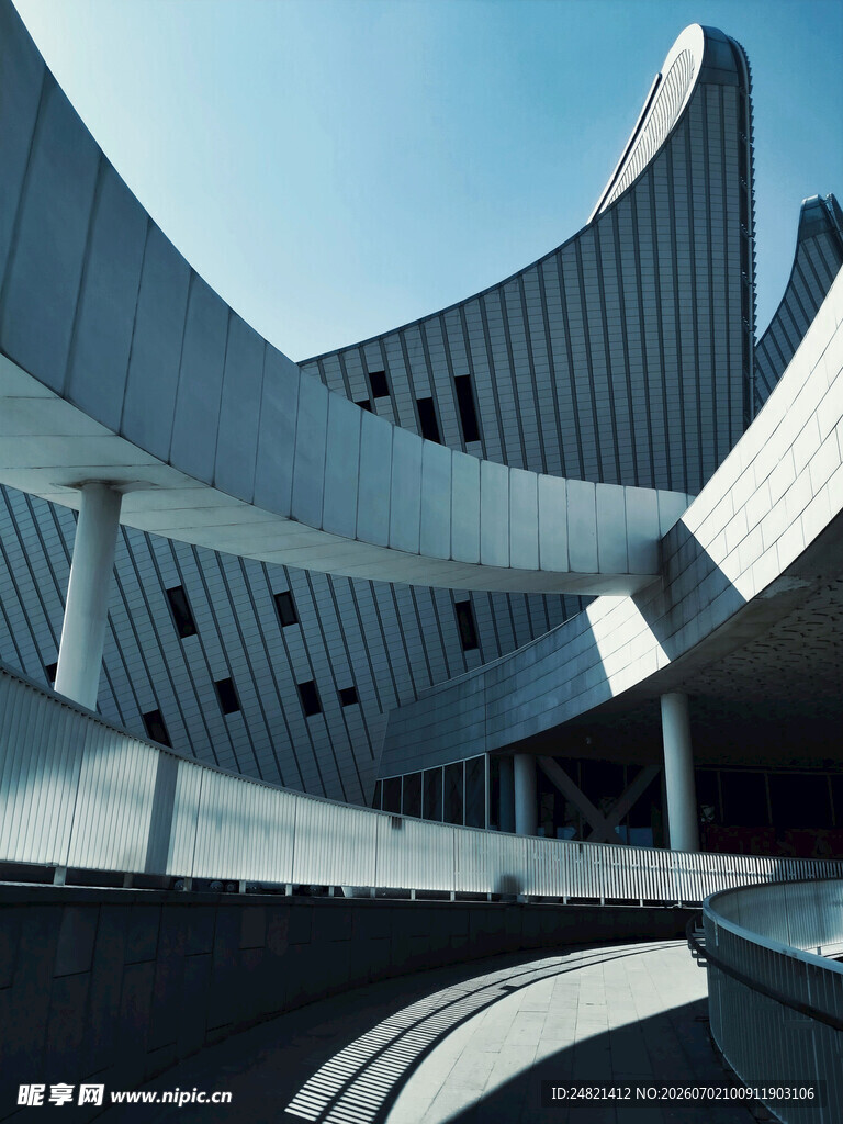 现代风格独特建筑外观