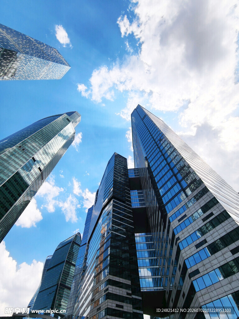 都市摩天大楼仰视景观