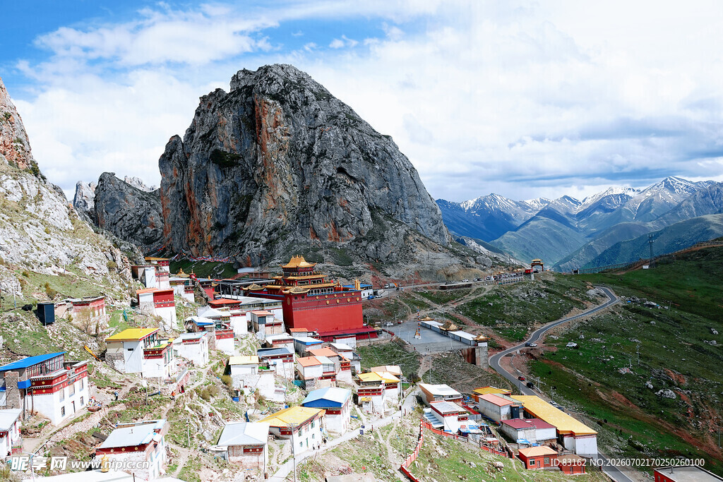 山间寺庙