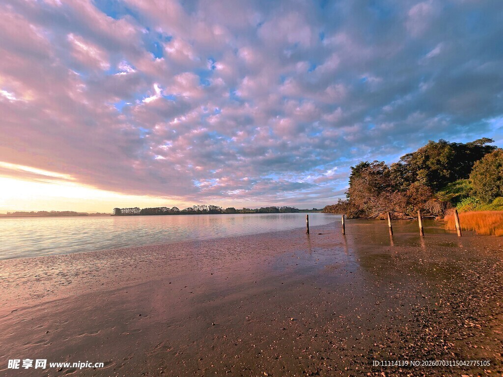 海滨绚丽晚霞美景