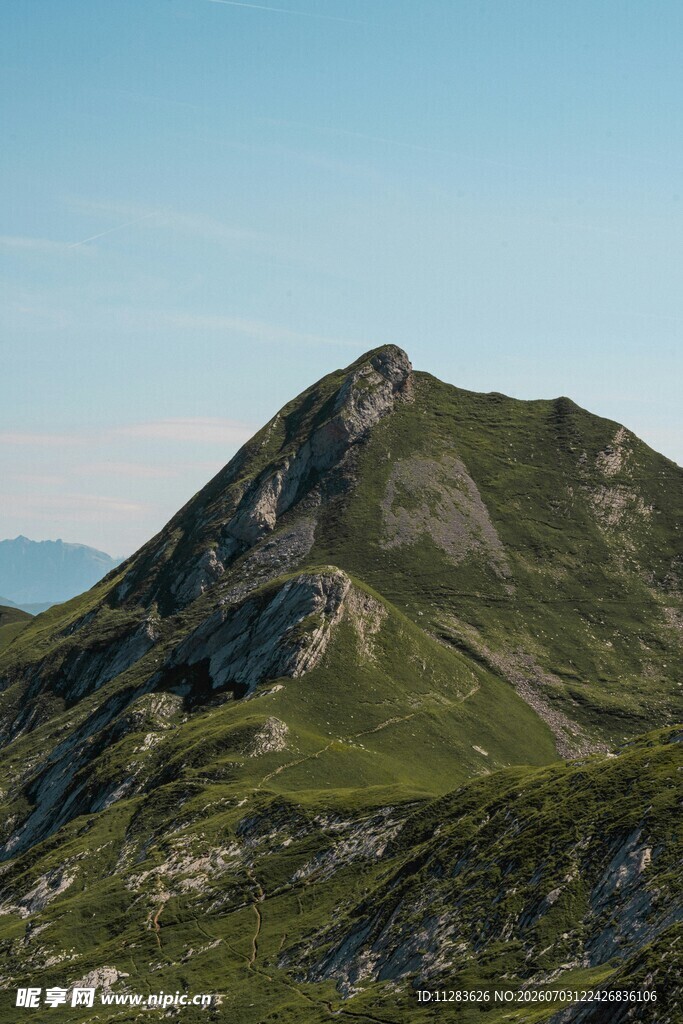 秀丽山峦景色