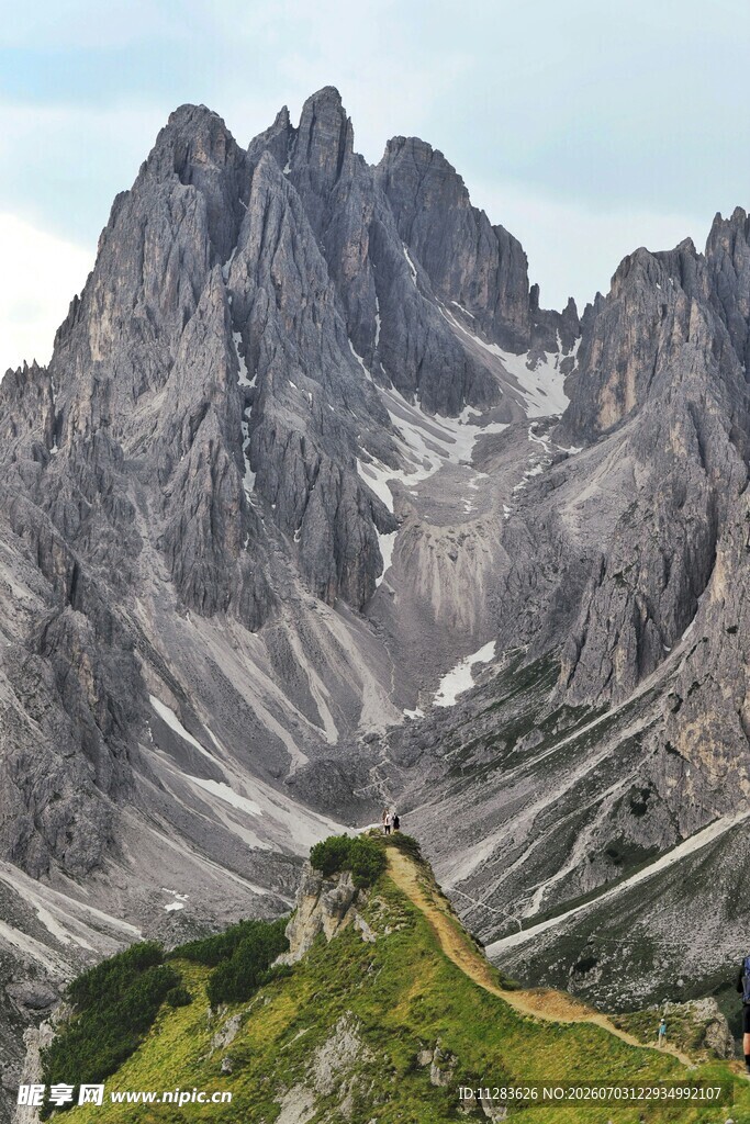 壮丽巍峨的高山景观