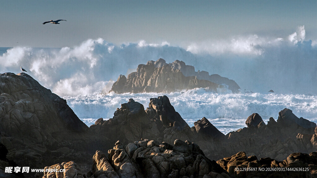 海上孤峰