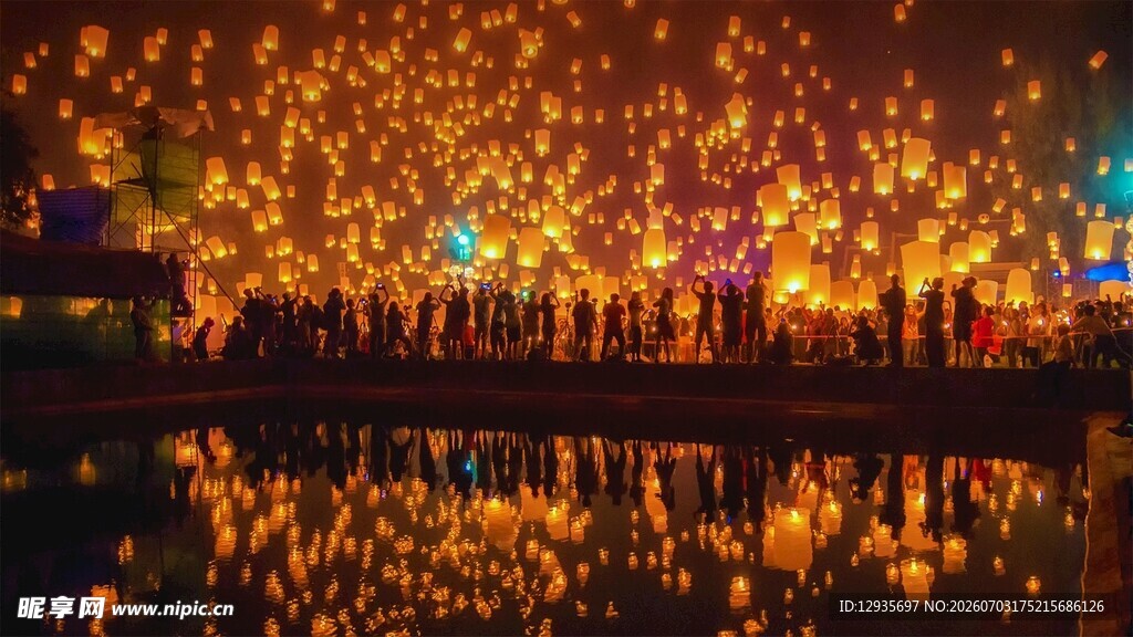孔明灯夜景