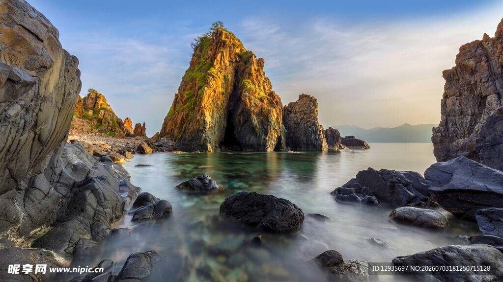 海边礁石