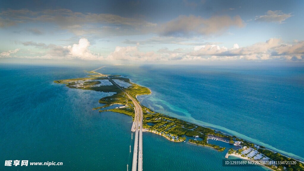 海上桥梁美景