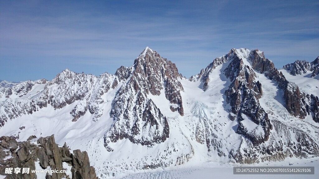 雪山壮丽景观