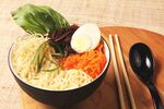 美味蔬菜拌面西餐美食图片