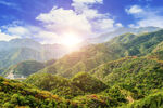 山间日出美景