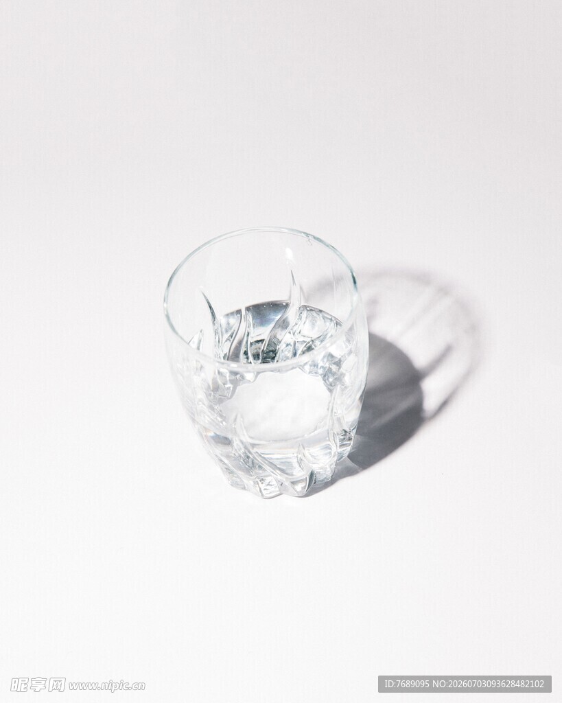 透明玻璃杯
