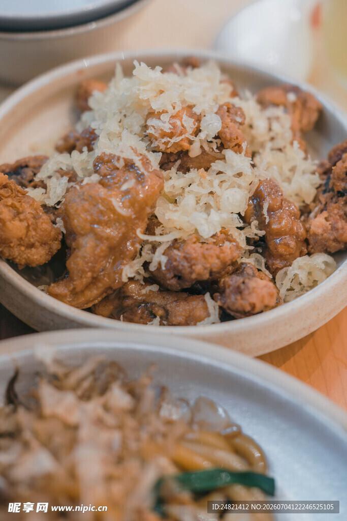 美味家常炖菜配米饭