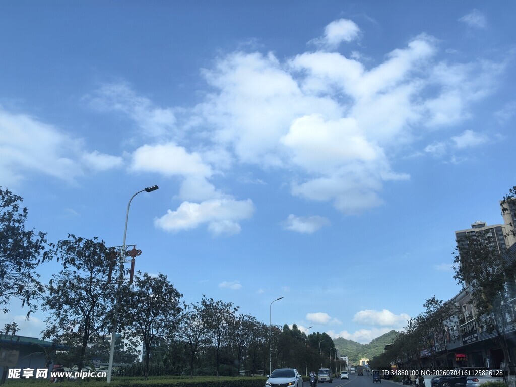 蓝天白云