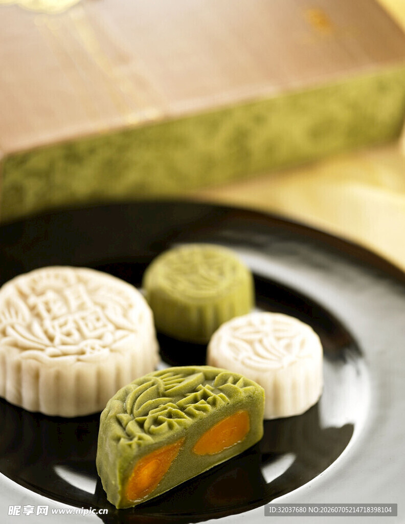 精美传统月饼展示
