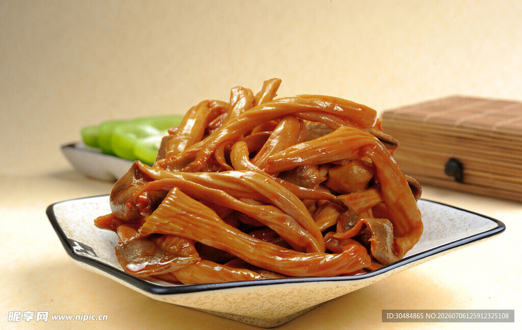 美味卤鸭肠