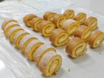 美味瑞士卷整齐排列