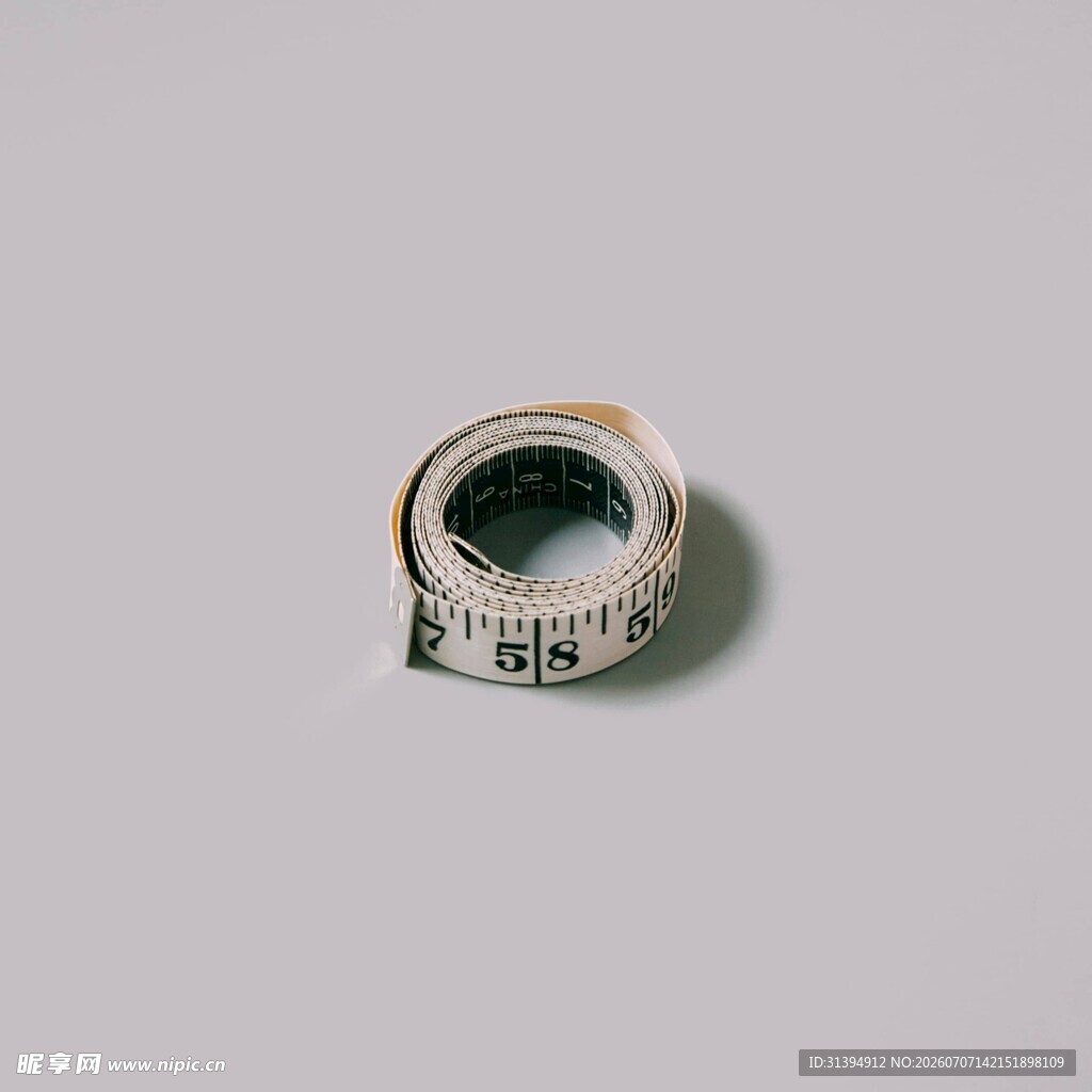 一卷简约风格的胶带