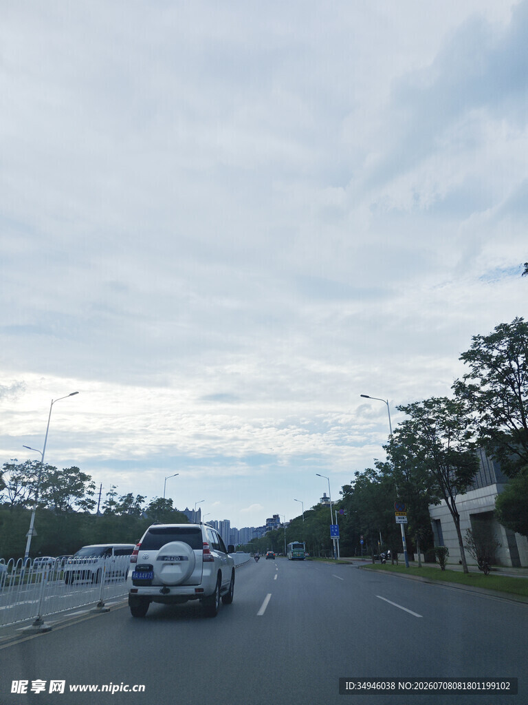 公路上的行车
