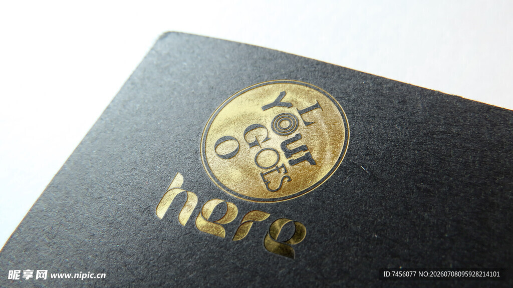 金色信用卡特写