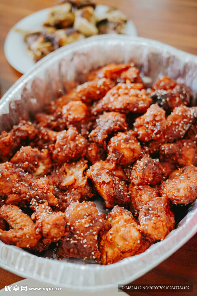 美味诱人的特色炸鸡块
