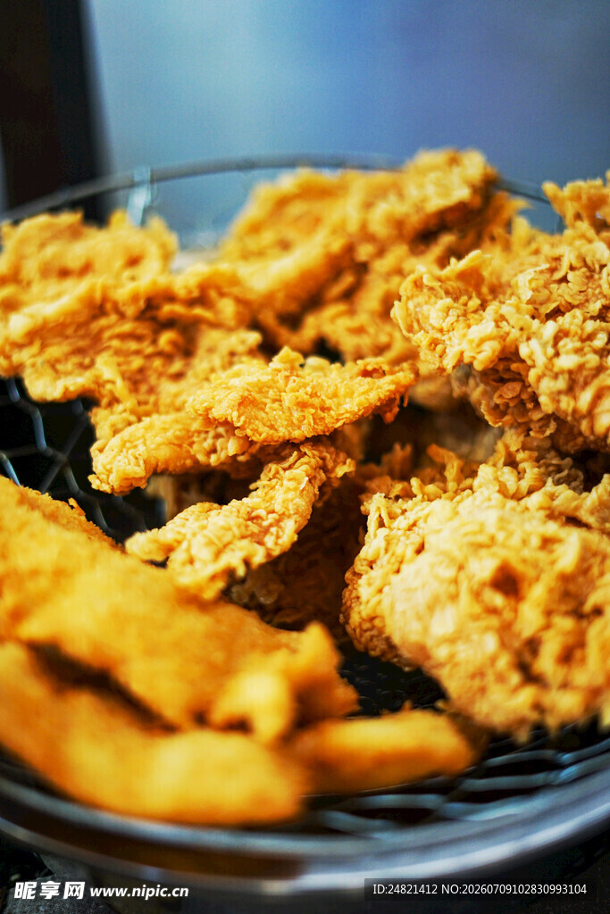 金黄酥脆美味炸鸡